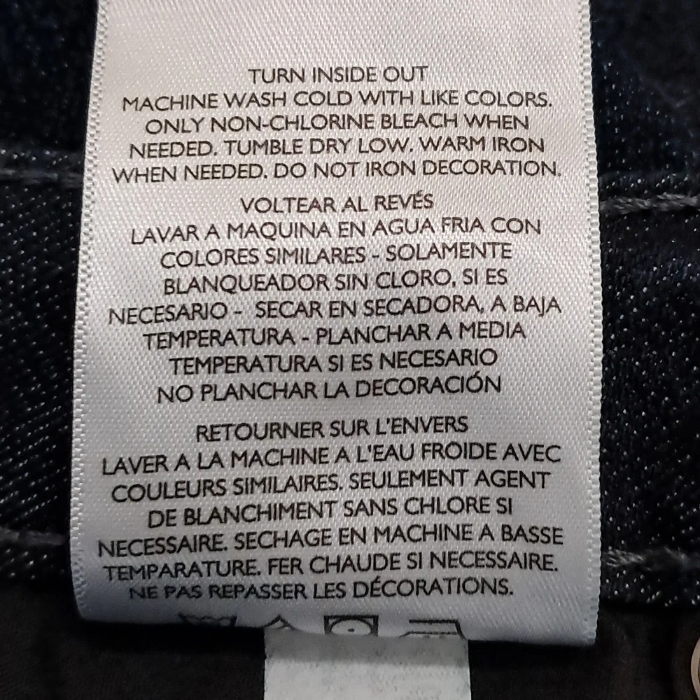 Style & Co Women's Size 10 Dark Blue Capri Jeans with Cuff Accents